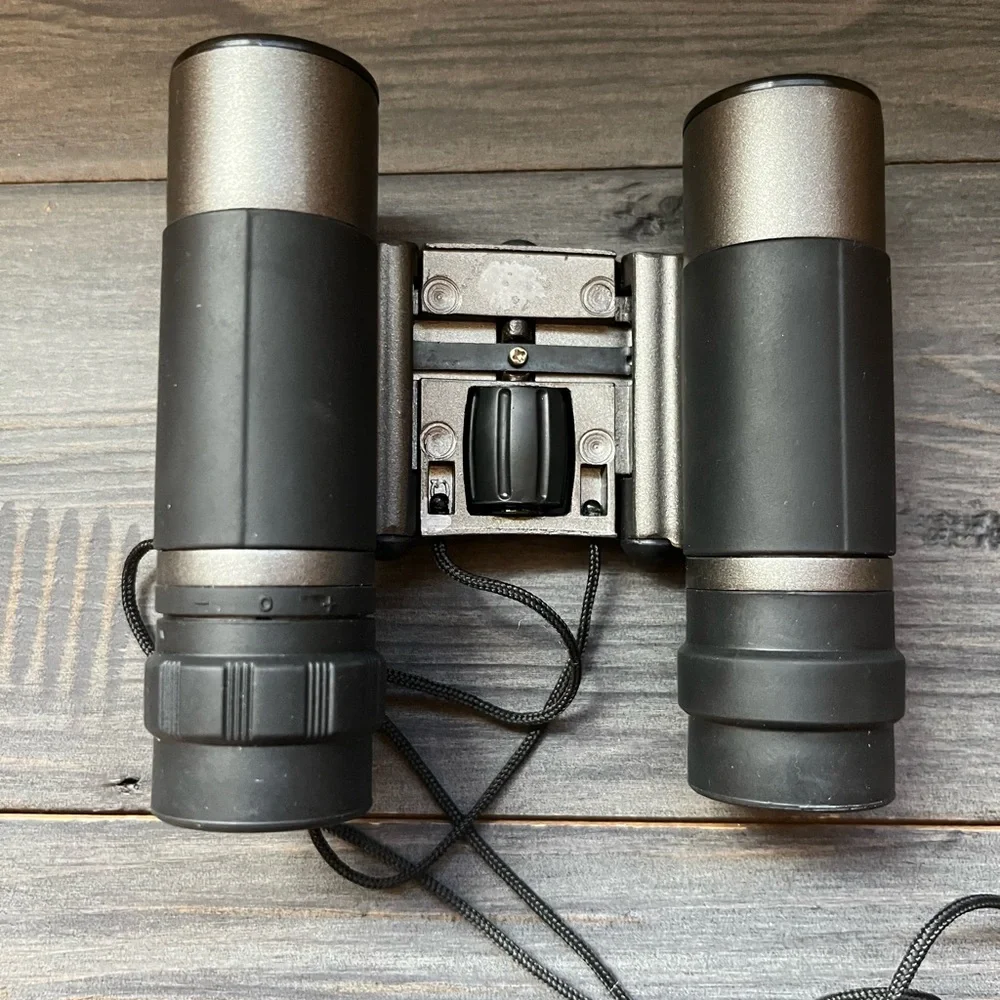 Black and Gray Binoculars